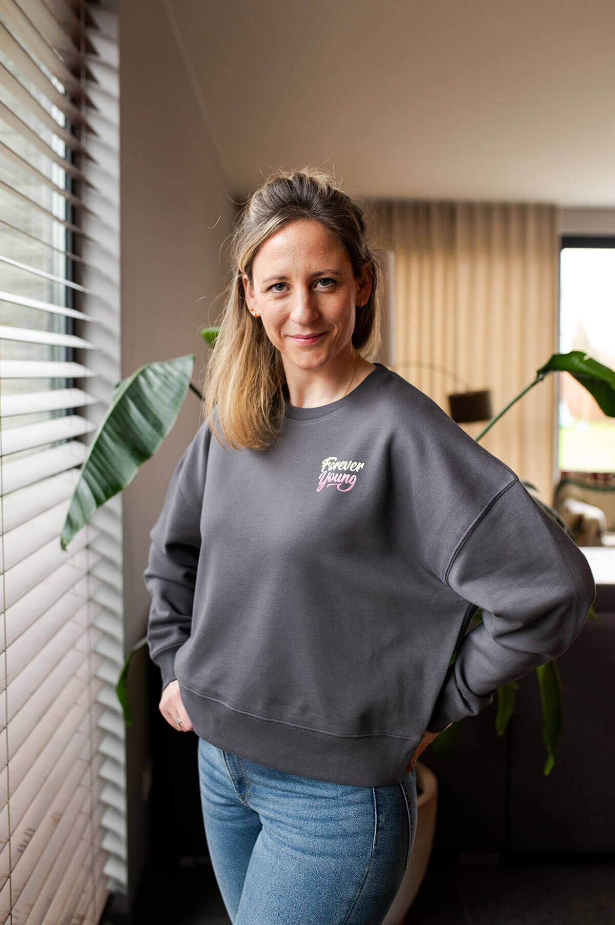 Forever Young - Dames Sweater - Mangos on Monday1