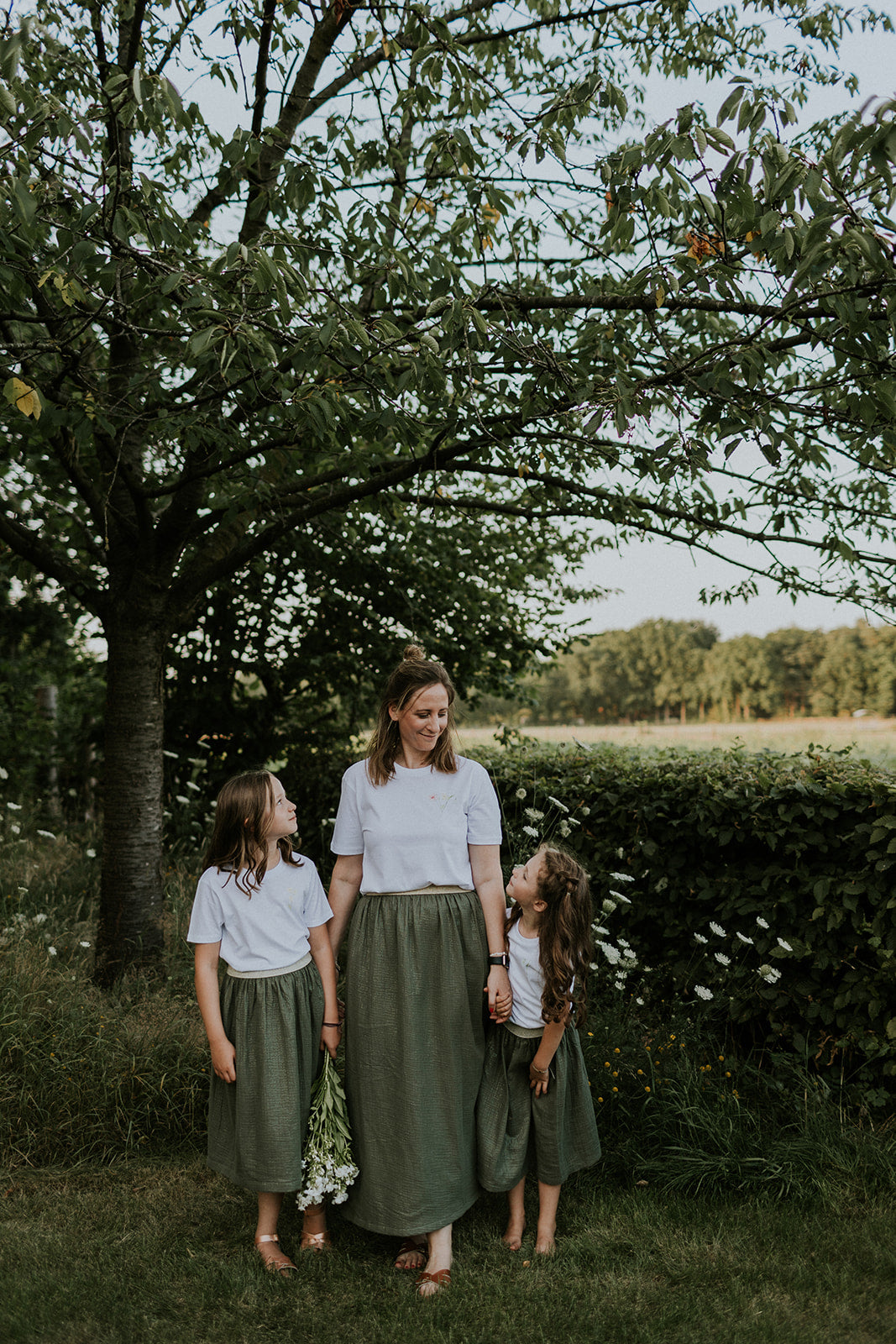 Flowers - t-shirt - Mangos on Monday