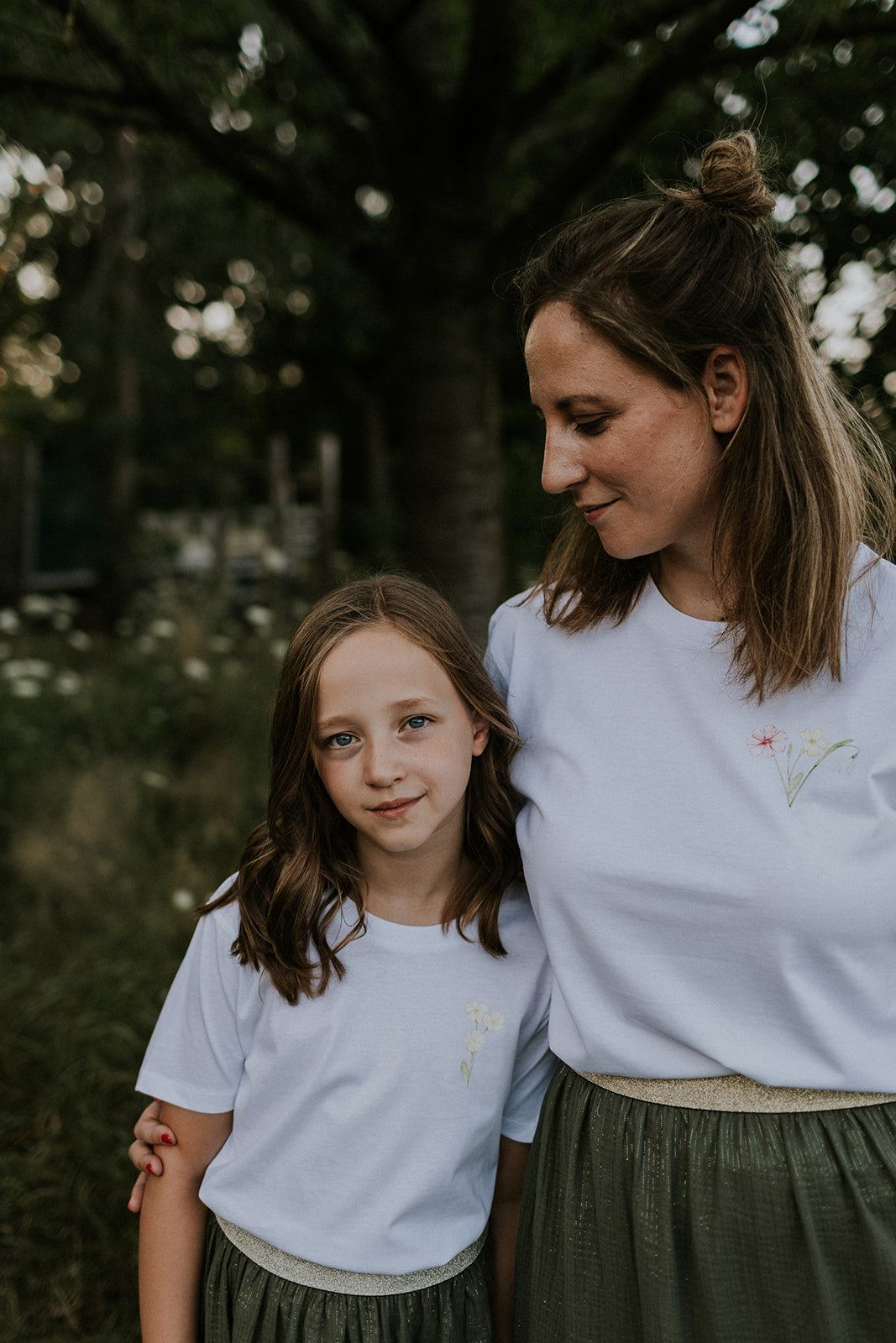 Flowers - t-shirt - Mangos on Monday