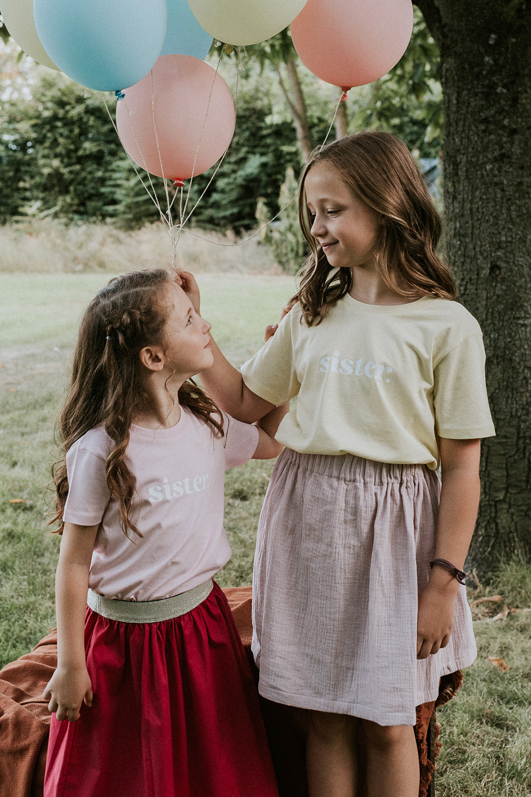 Sister twinning t-shirt - Mangos on Monday