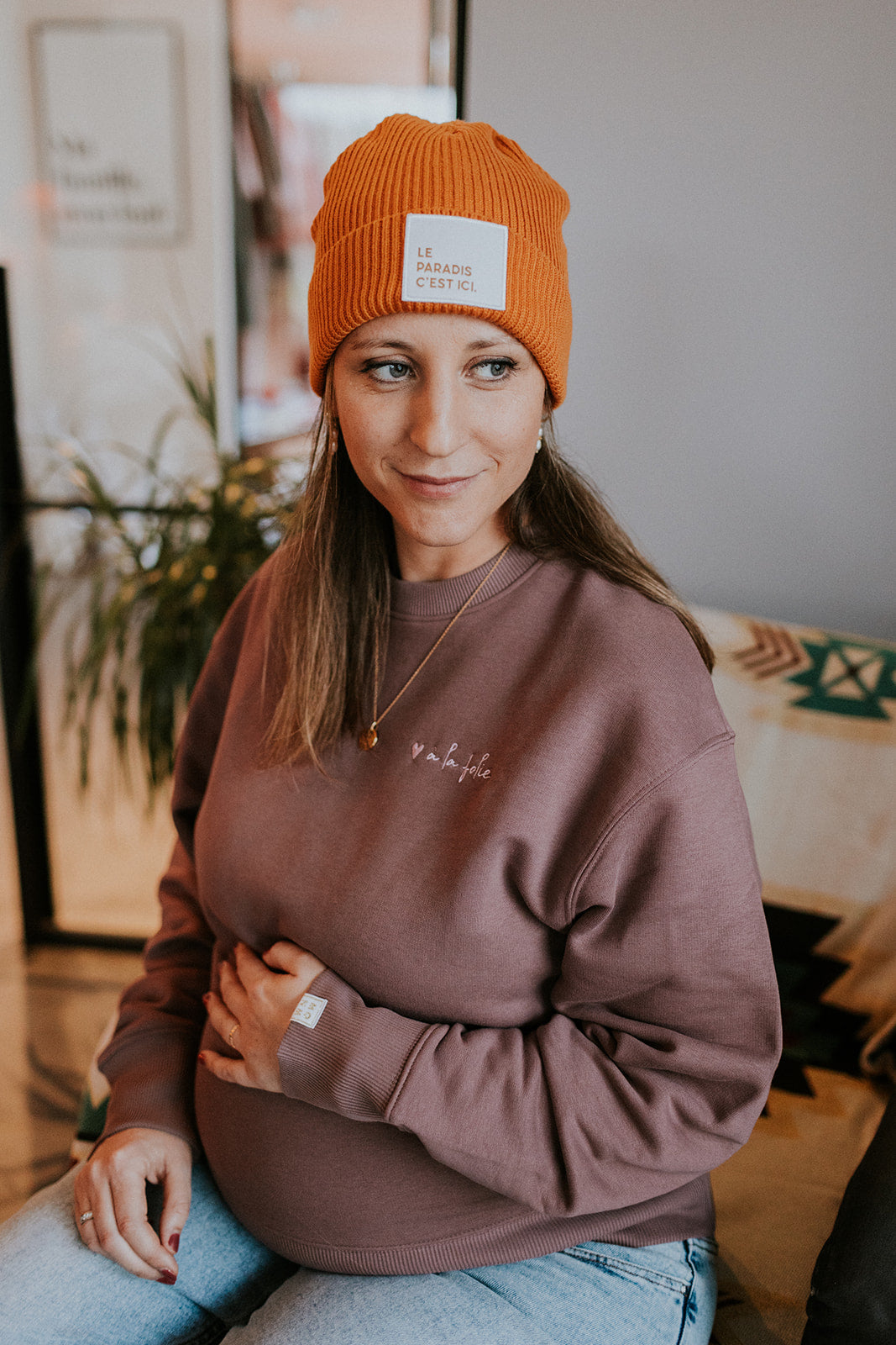 Le paradis, c'est ici beanie by Mangos on Monday