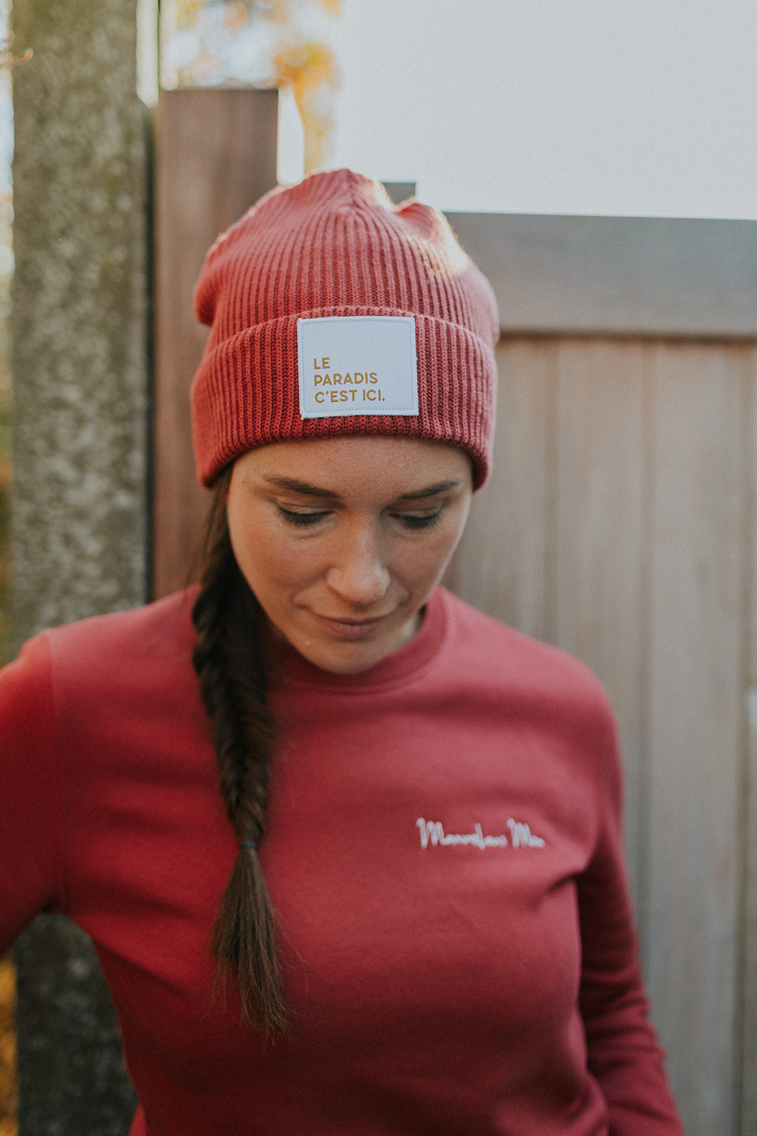 Le paradis, c'est ici beanie by Mangos on Monday