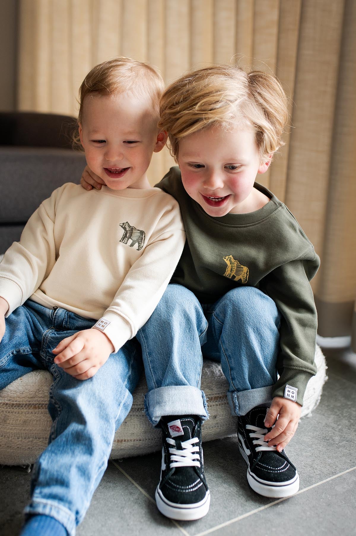 Bear hugs - sweater (kids) - Kaki