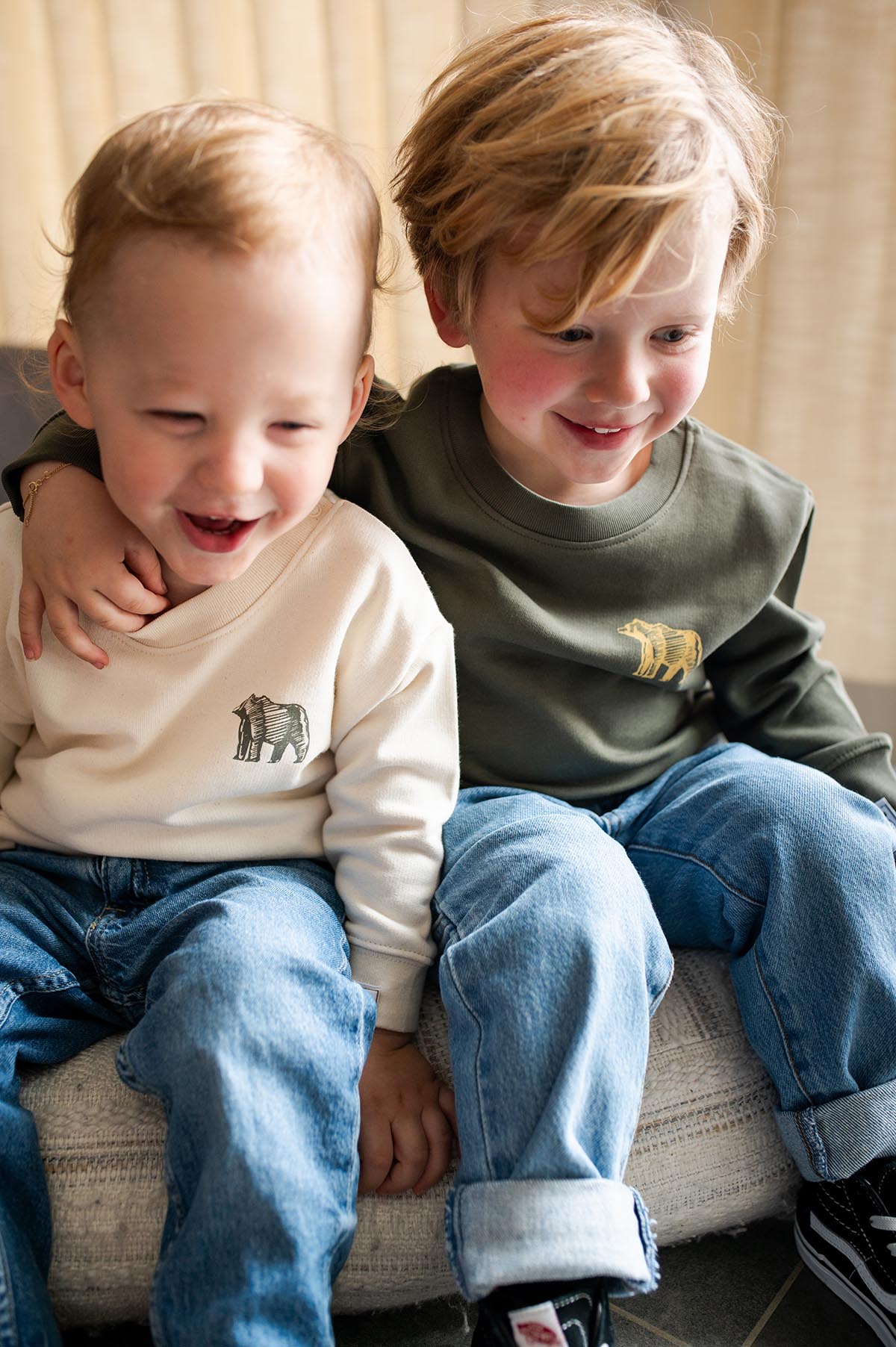 Bear hugs - sweater (kids) - Kaki