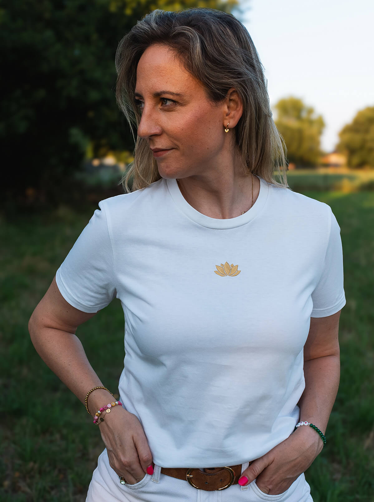 lotus t-shirt wit - Mangos on Monday