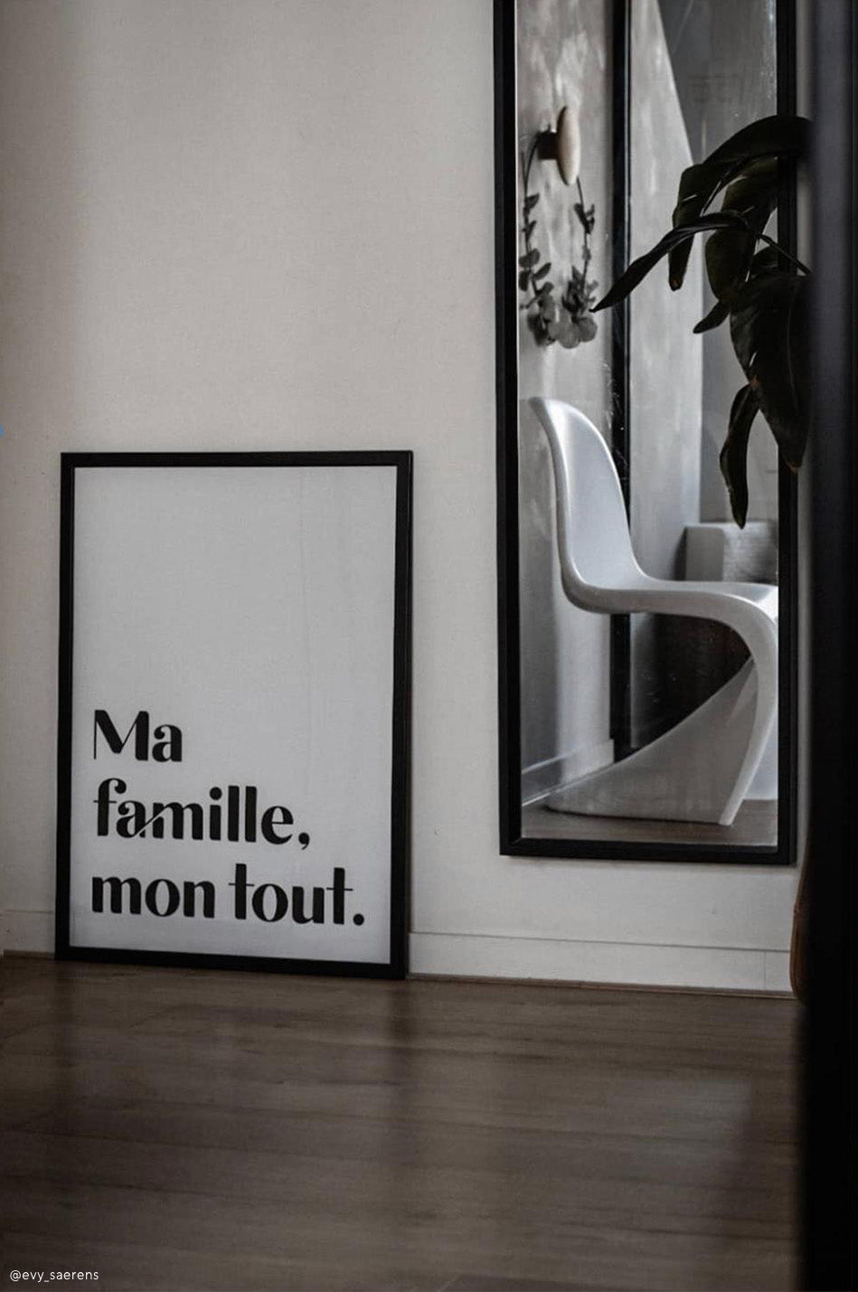 Ma famille, mon tout. Poster by Mangos on Monday - photo by Evy Saerens