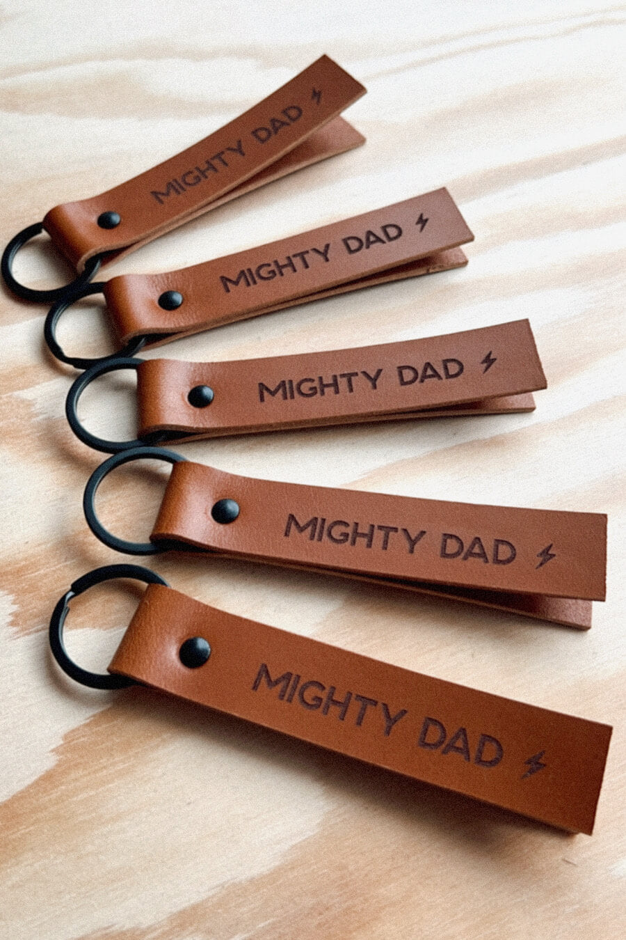 Lederen sleutelhanger - Mighty Dad - Mangos on Monday