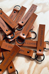 Lederen sleutelhanger - Mighty Dad - Mangos on Monday